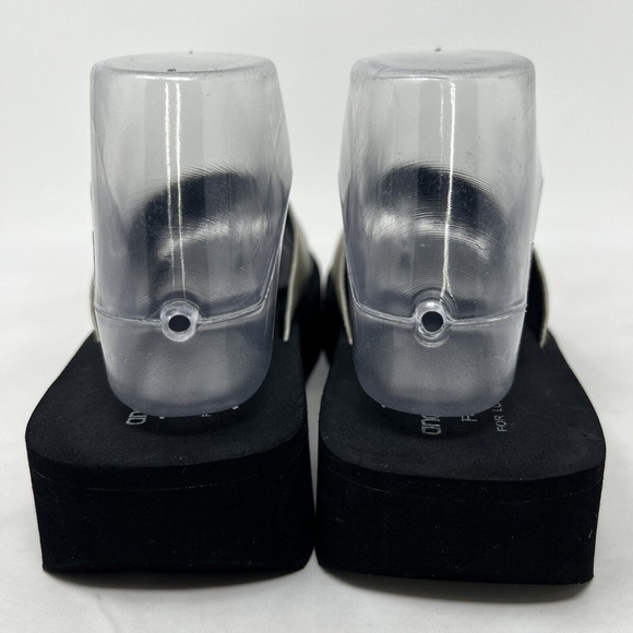 Andre Assous Featherweights Silver Ivory Leather Platform Heel Sandal Sz 7.5 - Picture 5 of 11